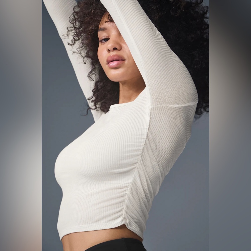 ALO Yoga Light Blue Ribbed Long Sleeve Tee - Picture 6 of 6